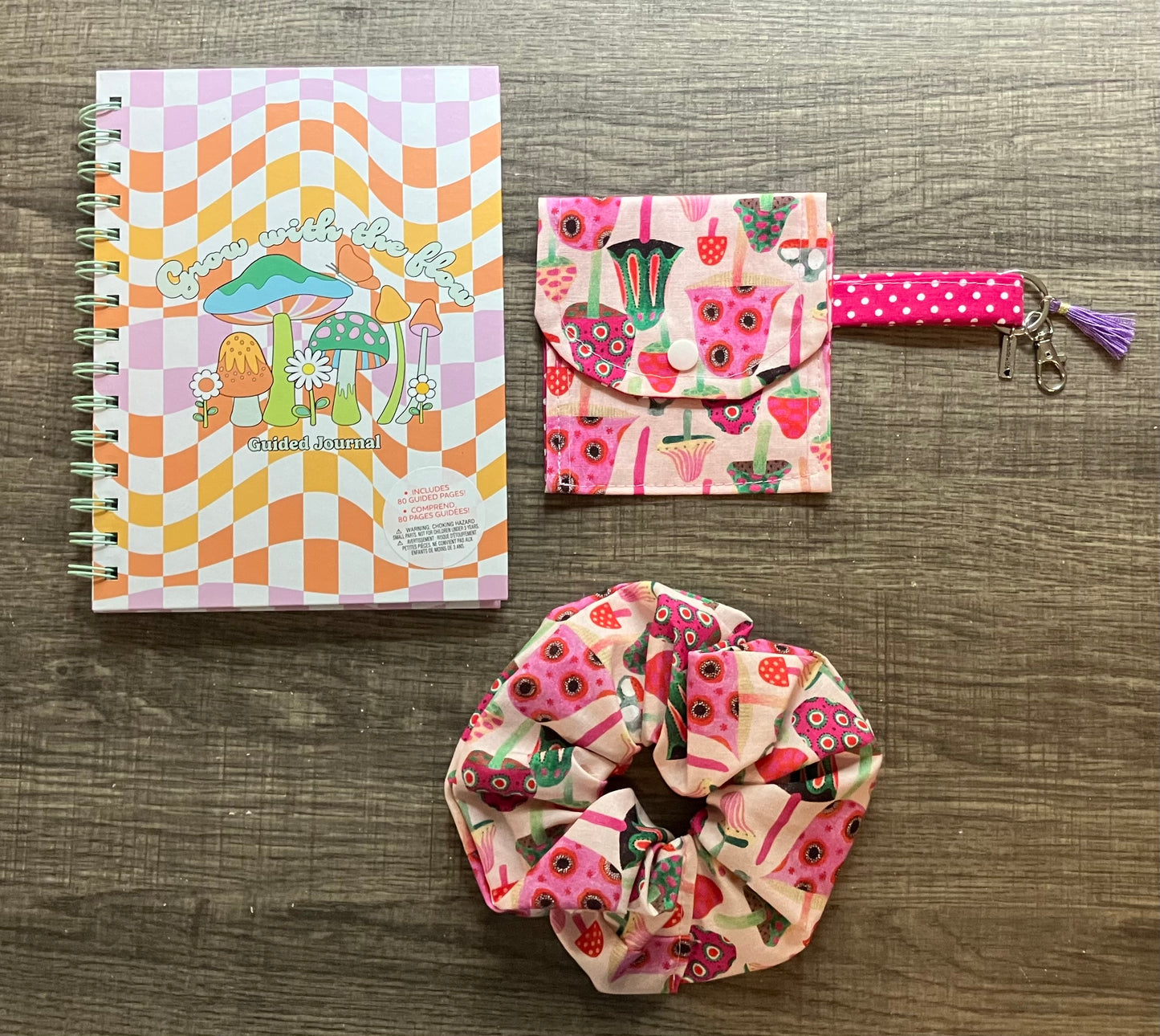 Keychain wallet and scrunchie set